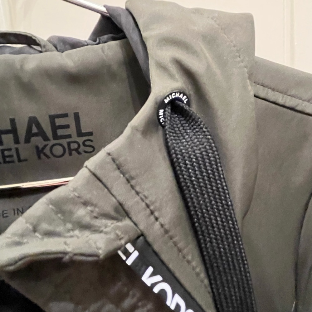 Michael Kors raincoat / jacket EUC - Picture 6 of 9